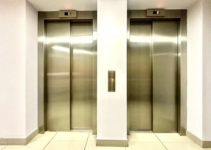 Apartment Podwale 2 54 - Self Check-in 20h - Parking & Lift *